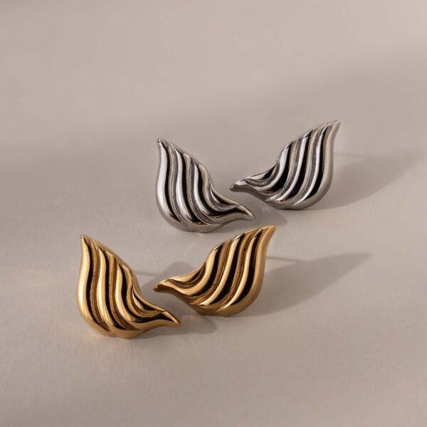 Retro Elegant Stainless Steel 18K Gold Plating Cast Hollow Triangle Glazed Surface Ear Stud - Image 3