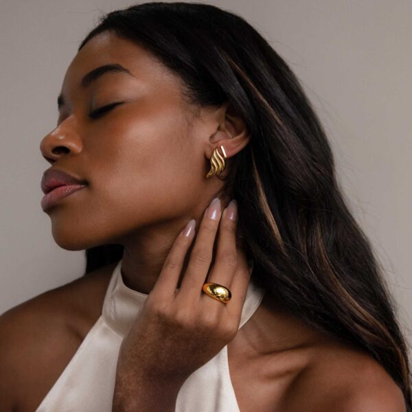 Retro Elegant Stainless Steel 18K Gold Plating Cast Hollow Triangle Glazed Surface Ear Stud - Image 2