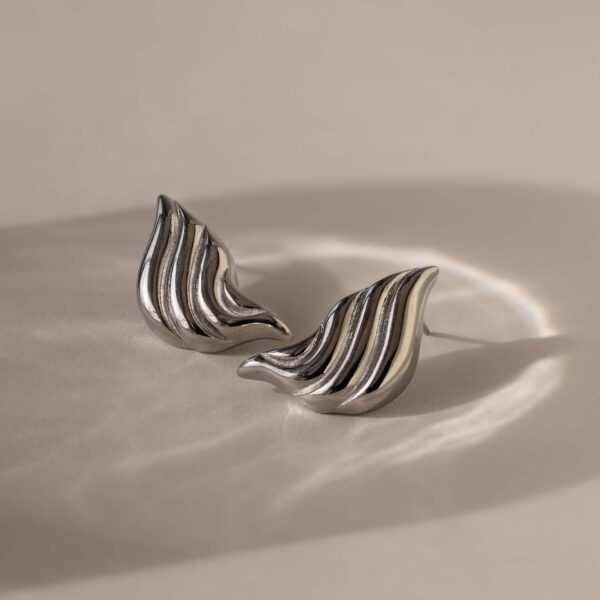 Retro Elegant Stainless Steel 18K Gold Plating Cast Hollow Triangle Glazed Surface Ear Stud - Image 4